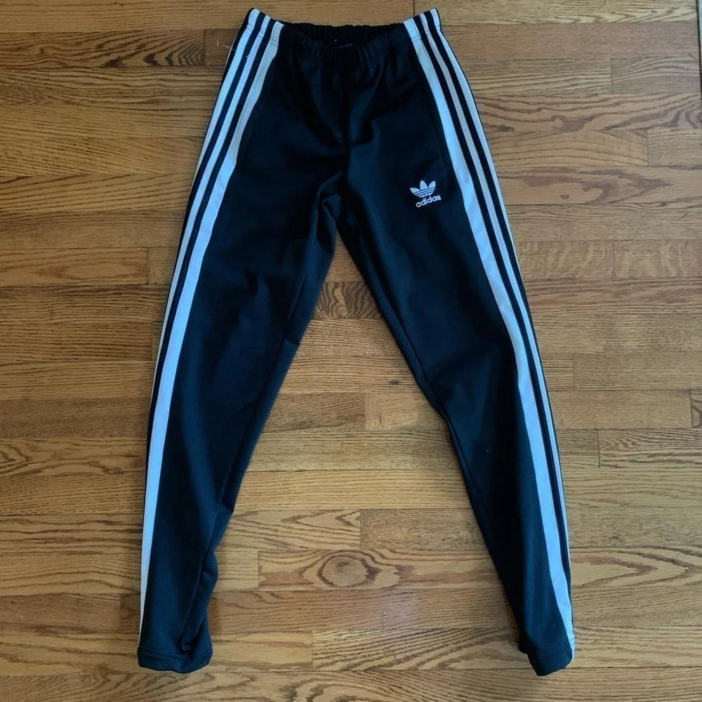 Adidas joggers like new - Picture 2 of 3
